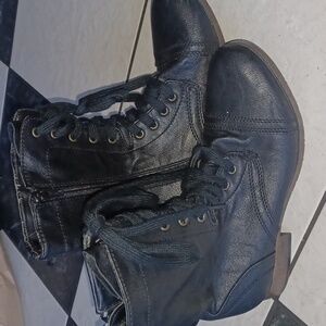 Candies brand black boots, sz 8.5, 1" heel